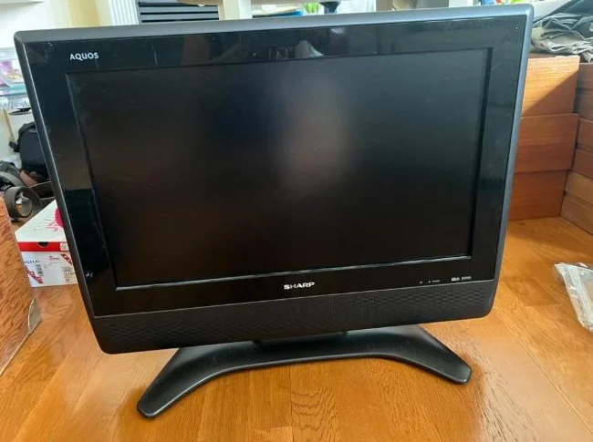 À VENDRE  TV  SHARP