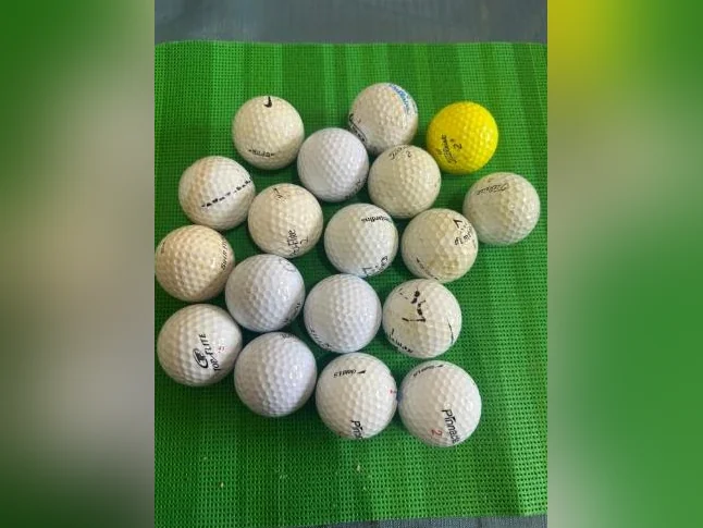 Lot de 18 balle de golf