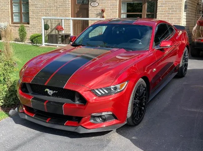 Superbe Mustang GT 2015 V8 5.0L Premium Performance Package avec plusieurs ajouts