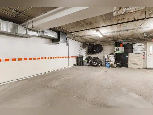 Condo 4 1/2 SUR ÉTAGES + Garage thumbnail 10