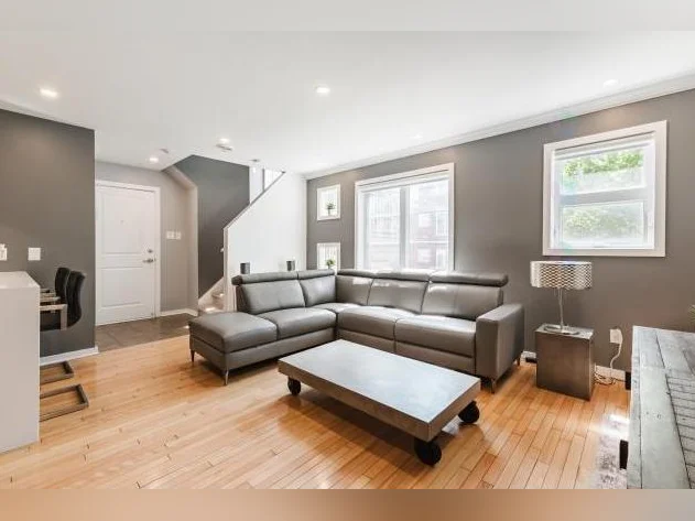 Condo 4 1/2 SUR ÉTAGES + Garage thumbnail 3