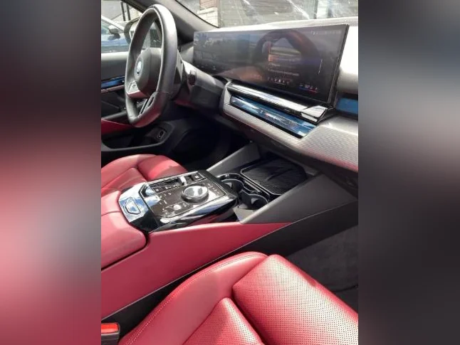 BMW i5 2025 thumbnail 5