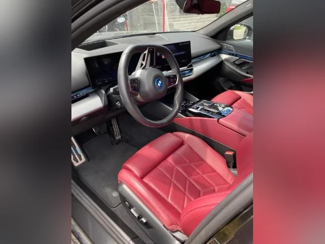 BMW i5 2025 thumbnail 4