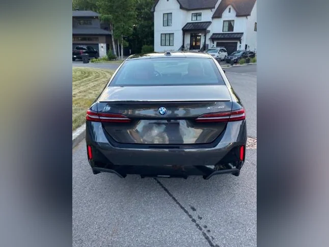 BMW i5 2025 thumbnail 3