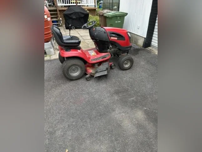 Tracteur à gazon thumbnail 3