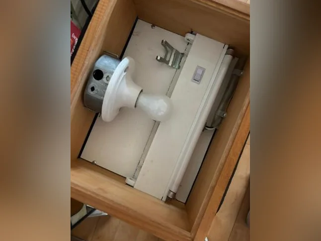 Matériel réalisation de vitraux: petit meuble table lumineuse thumbnail 3