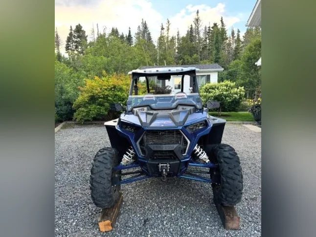 Polaris RZR xp 1000 premium thumbnail 2