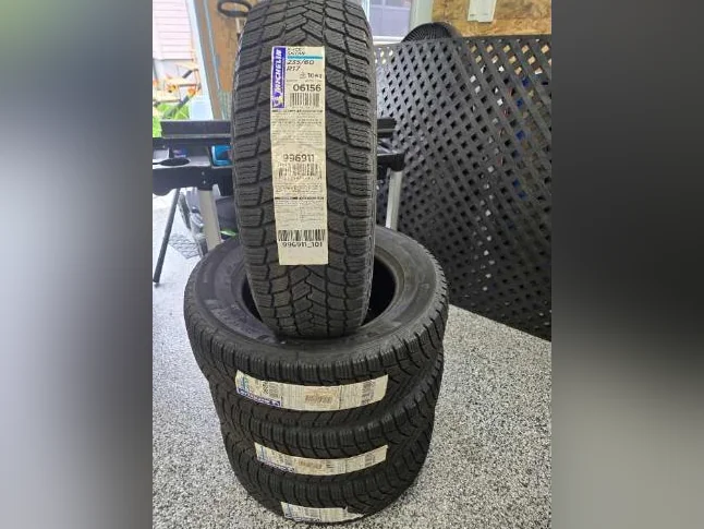 Michelin x-ice 235/65R17 thumbnail 3