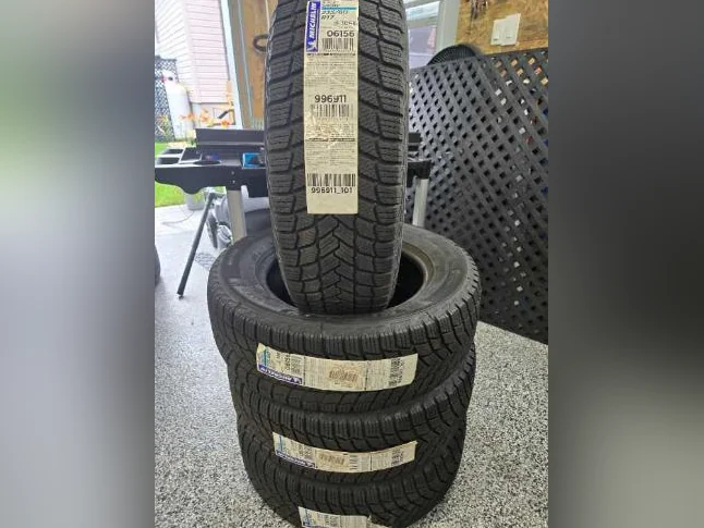 Michelin x-ice 235/65R17 thumbnail 2