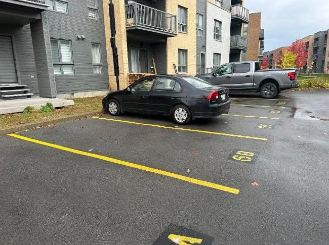 Stationnement extérieur 75$/mois