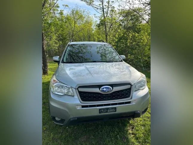 Subaru forester Touring thumbnail 2