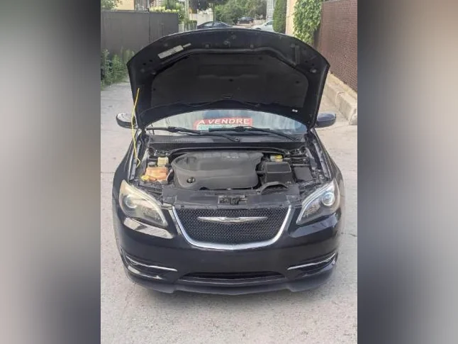 2013 Chrysler 200S V6 3.6L – 283 HP | Carfax Clean | Inspection récente thumbnail 4