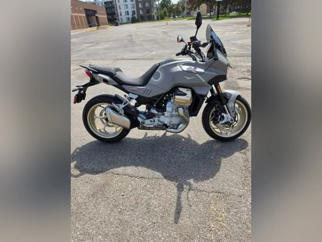 moto guzzi v100 mandello