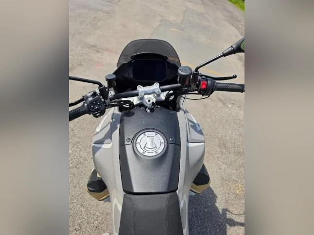 moto guzzi v100 mandello thumbnail 4