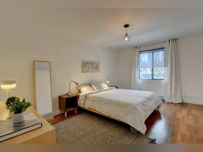 Magnifique 5½ meublé • 3 chambres • Centre-ville • Tout inclus thumbnail 6