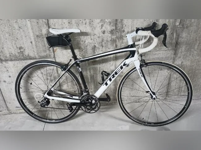Vélo de route Trek Domane 4.5