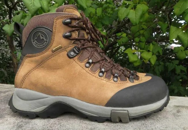 Bottes de randonnée NEUVES - Homme - Taille 8.5 / 41 - Négociable thumbnail 3