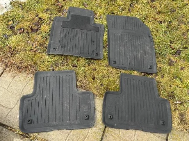 Tapis de sol en caoutchouc pour VOLVO (XC60, XC90, S60 et plus)
