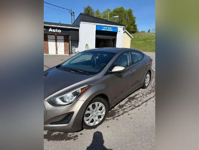 Hyundai Elantra GL 2015 thumbnail 2