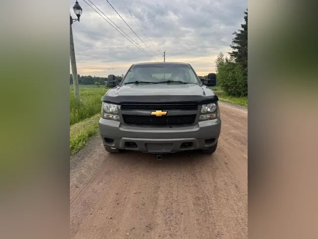 2013 Chevrolet Tahoe thumbnail 2
