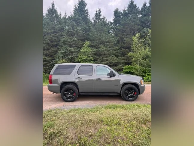 2013 Chevrolet Tahoe thumbnail 5