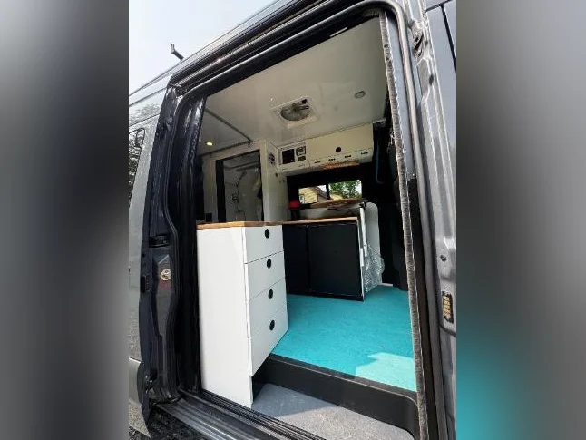 Vanlife - Sprinter 2500 170 RWD thumbnail 10