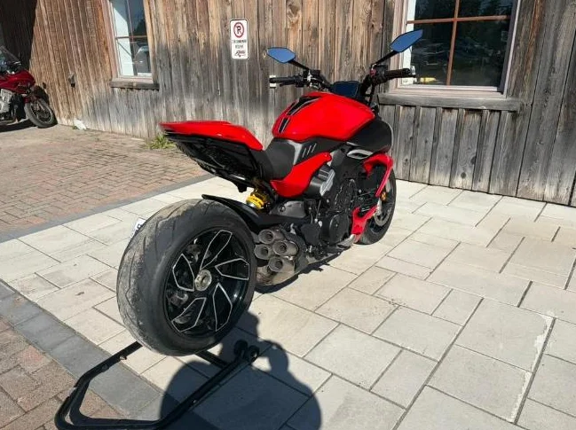 2024 Ducati diavel v4 rouge thumbnail 2