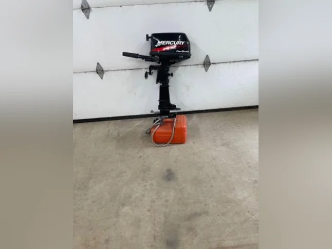 Moteur hors-bord Mercury 5HP 2004