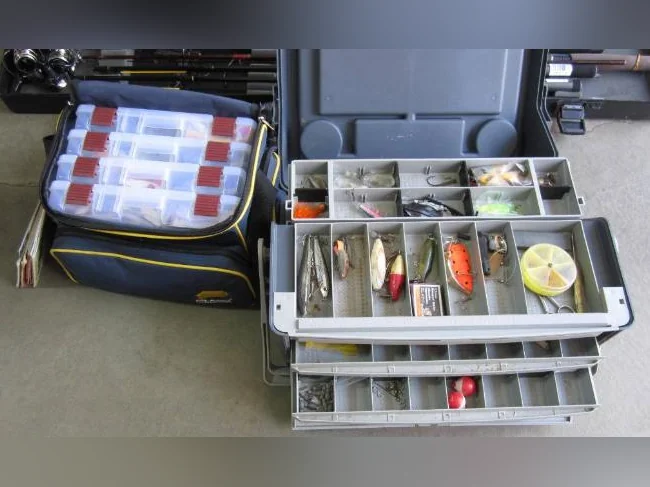 Cannes à pêche, coffres et accessoires thumbnail 3