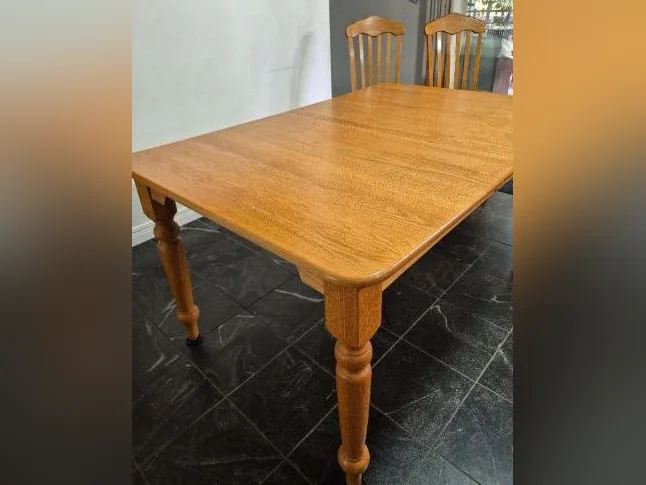 Table de cuisine en bois