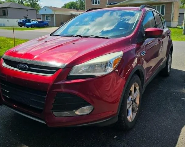 VUS Ford Escape 2014