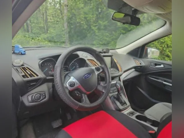 VUS Ford Escape 2014 thumbnail 5