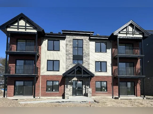NEUF 4 ½ AVEC PIÈCE BUREAU FERMÉ À PARTIR 1550$ SABREVOIS