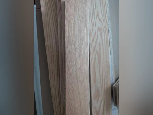 Belles planches de bois franc en chêne rouge environ 180 pieds carrés