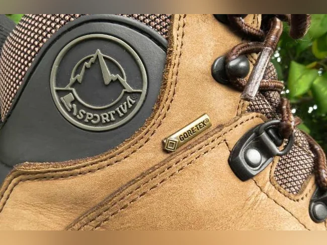 Bottes de randonnée NEUVES - Homme - Taille 8.5 / 41 - Négociable thumbnail 4