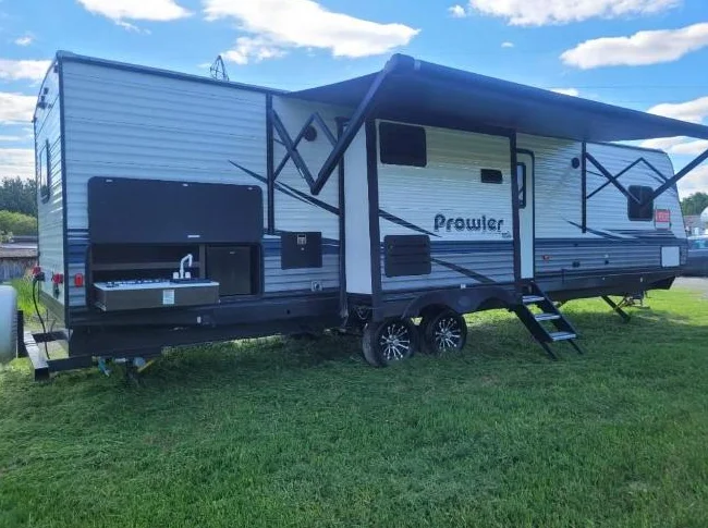 Prowler 300bh année 2020 32pied 3 slide-outs 2 chambre fermé thumbnail 2