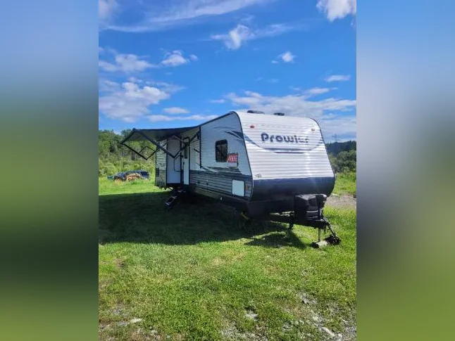 Prowler 300bh année 2020 32pied 3 slide-outs 2 chambre fermé