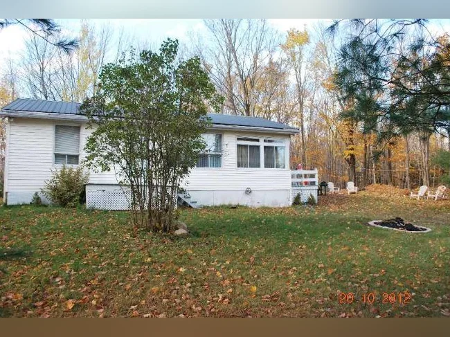 chalet Saint-Colomban thumbnail 2