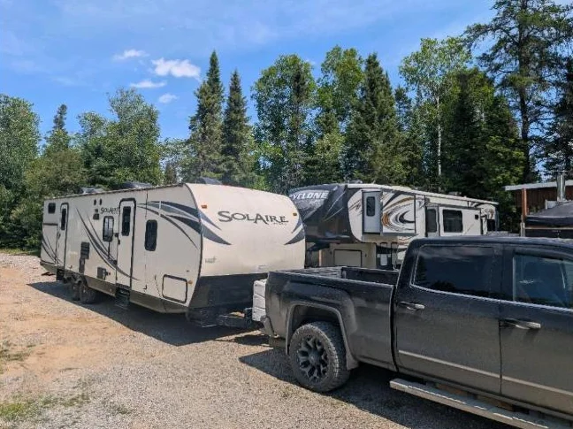 Roulotte 32' Solaire Palomino