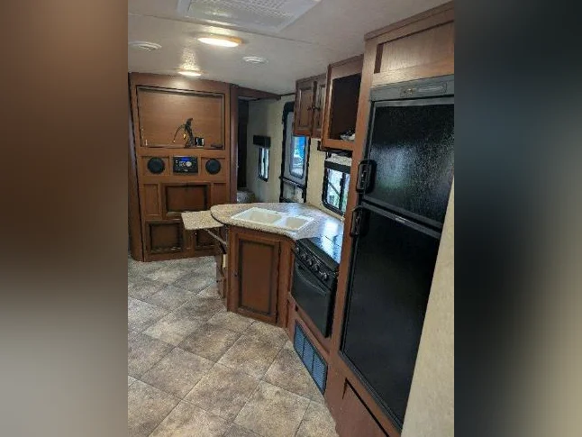 Roulotte 32' Solaire Palomino thumbnail 6