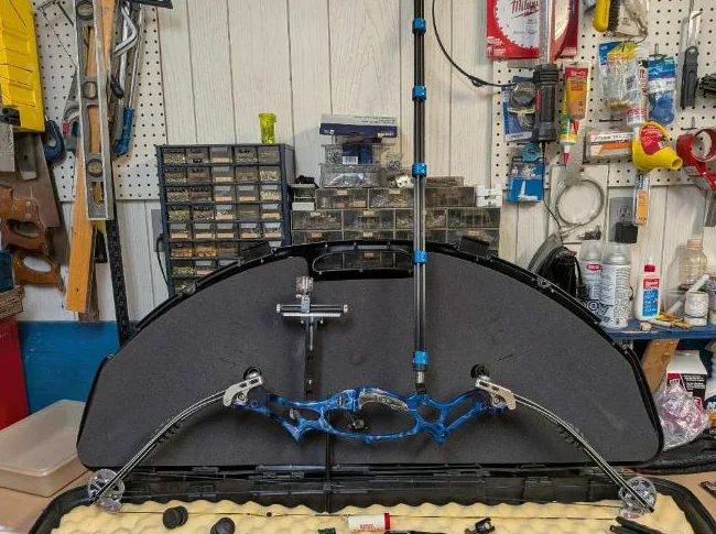 Arc Hoyt Protec XT3000 cam & ½ Gaucher. Couleur Bleu thumbnail 3