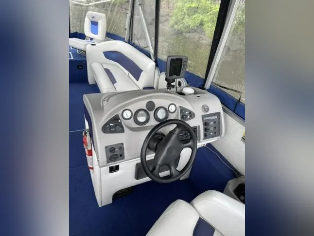 Bateau ponté Princecraft Ventura 223