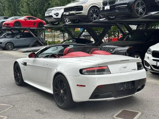 Aston Martin Vantage S 2014 thumbnail 3