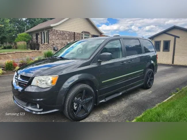 2012 Dodge Caravan Crew adapté 100800 km thumbnail 2
