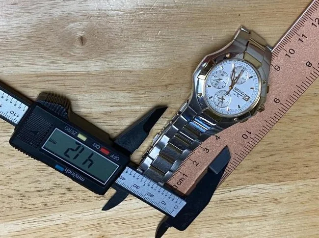 Seiko 7T62-0DP0 Men 100m Sapphire Analog Quartz Alarm Chronograph