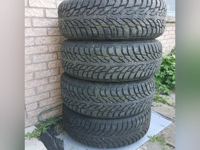 225/65R/17 Winter tires Nokian Nordman thumbnail 3