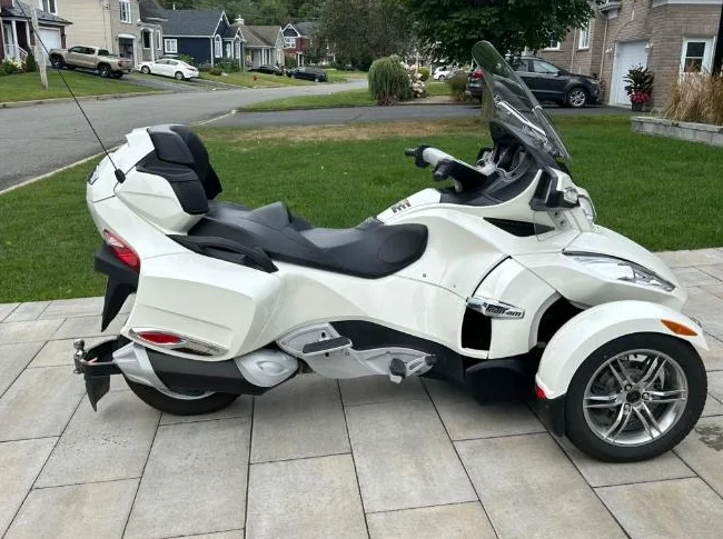 CAN-AM SPYDER RT-LIMITED thumbnail 4