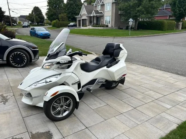 CAN-AM SPYDER RT-LIMITED thumbnail 3
