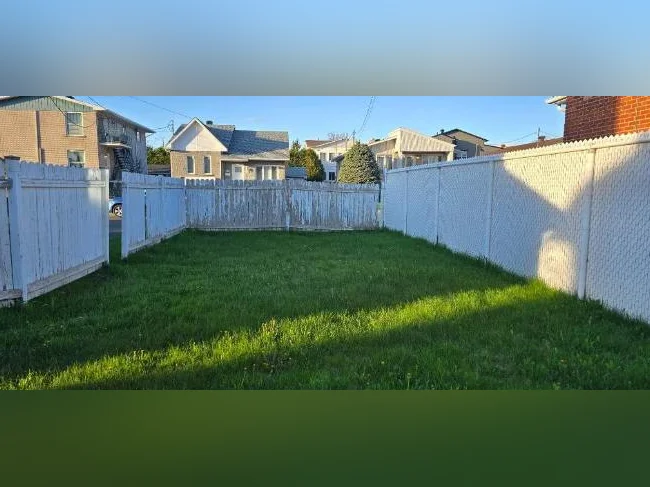 Duplex à potentiel - Parfait pour propriétaire occupant ! quartier St-Jean-Baptiste, Drummondville thumbnail 4