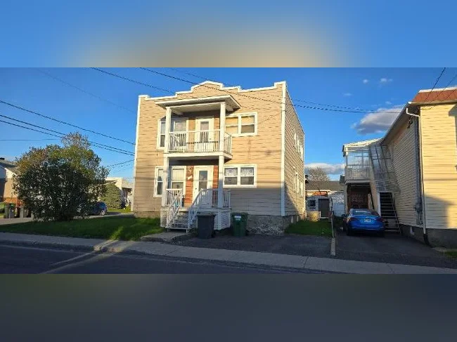 Duplex à potentiel - Parfait pour propriétaire occupant ! quartier St-Jean-Baptiste, Drummondville thumbnail 3